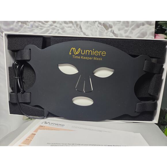Numiere Time Keeper LED Face Mask - Picture 3 of 5